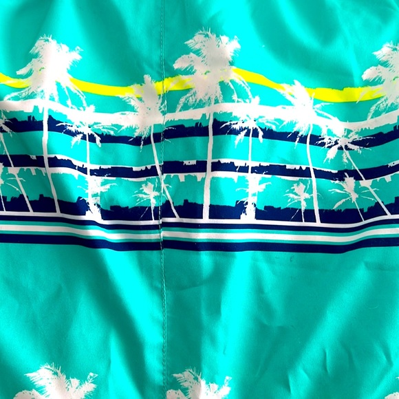 NEW with tags - Boys Swim Trunks. Size XL - Picture 3 of 5